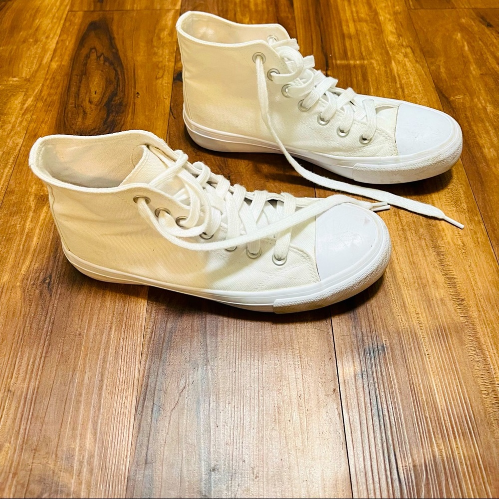 White Ankle-high Sneakers (size 8)